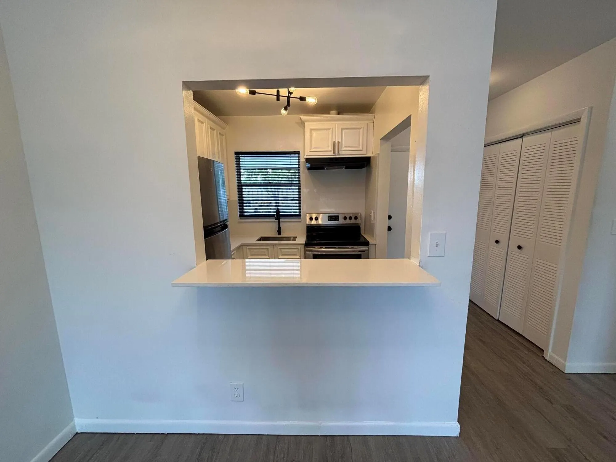 1112 Lake Terrace, #207