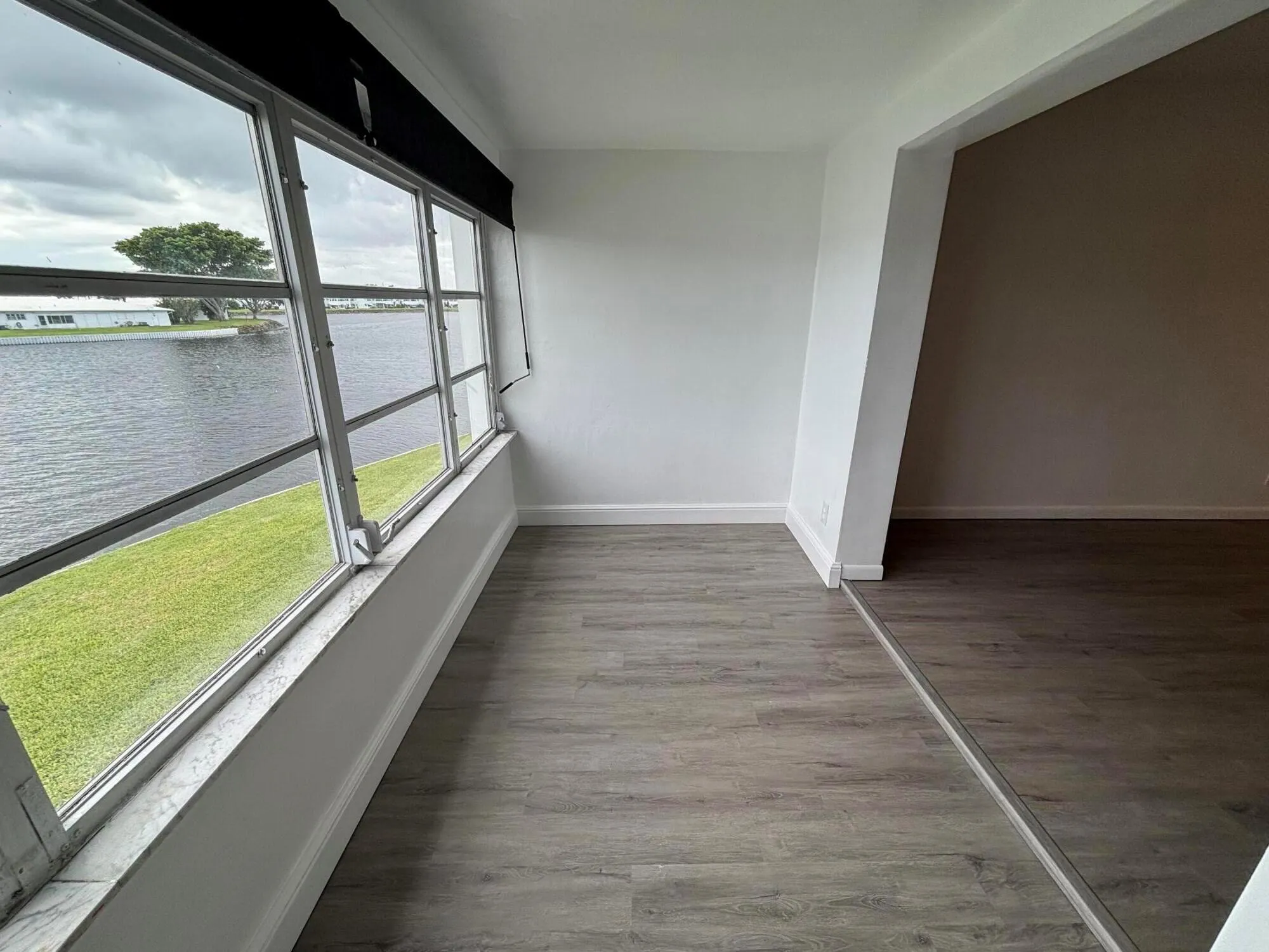 1112 Lake Terrace, #207