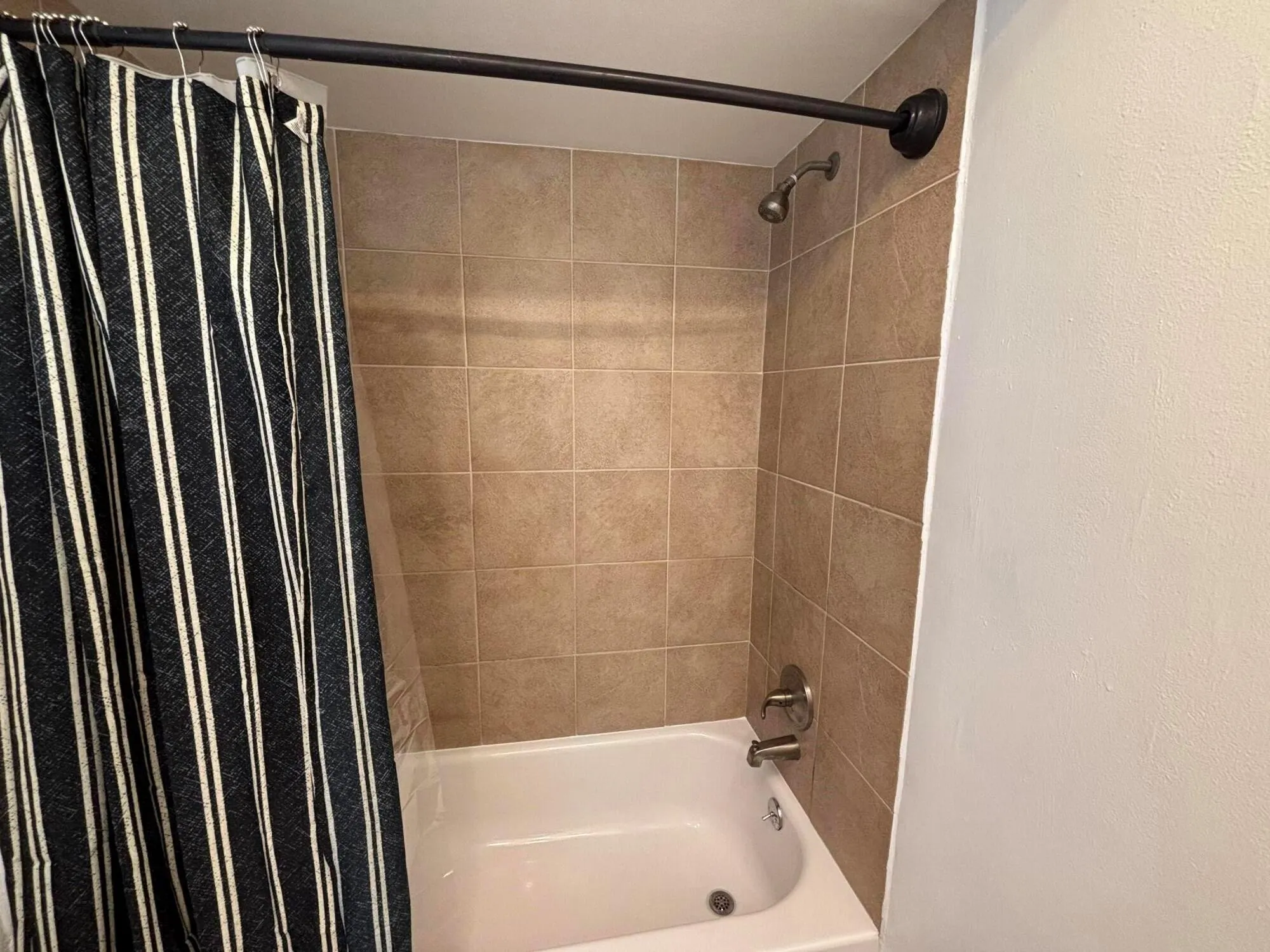 1112 Lake Terrace, #207