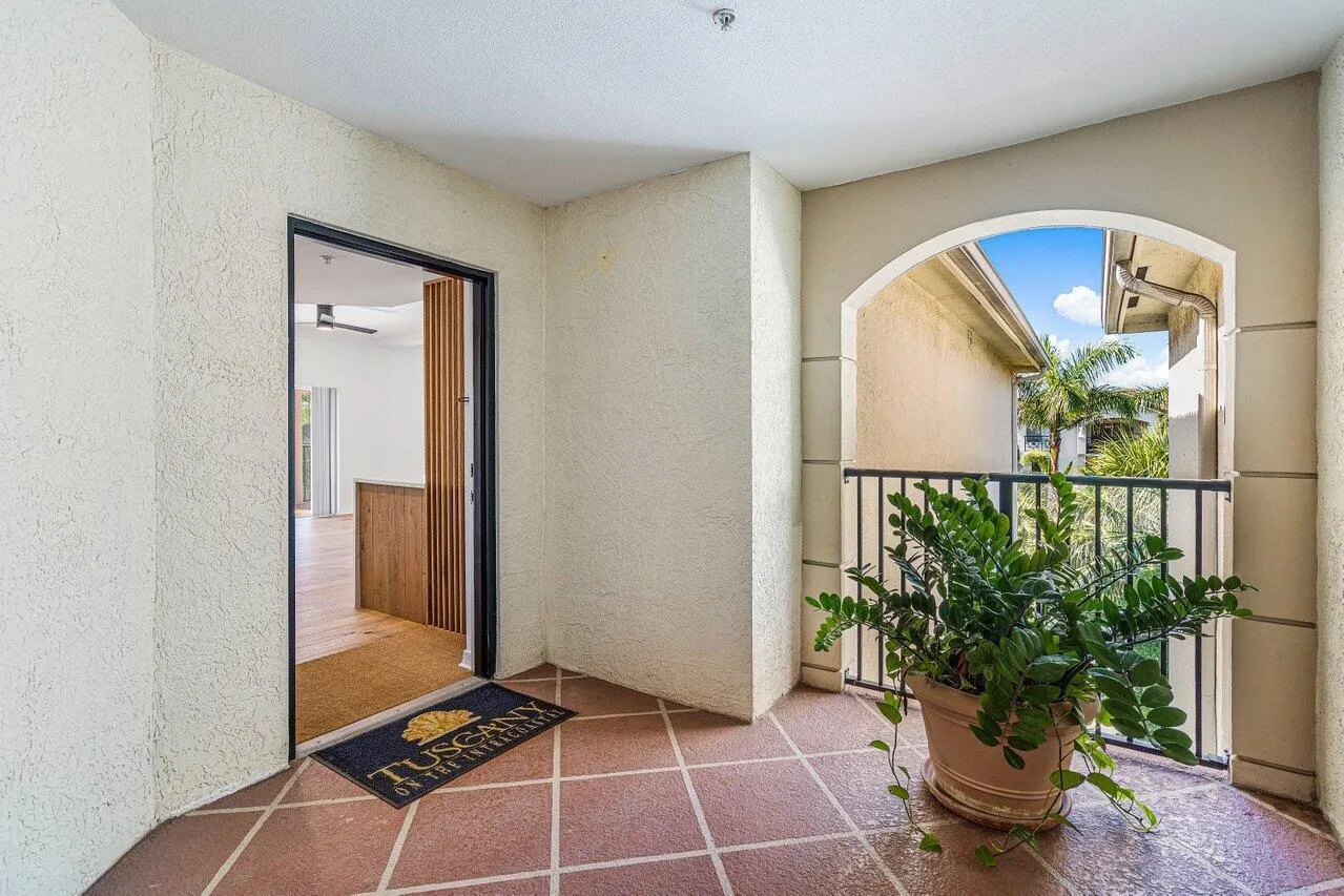2411 Tuscany Way, #2-411