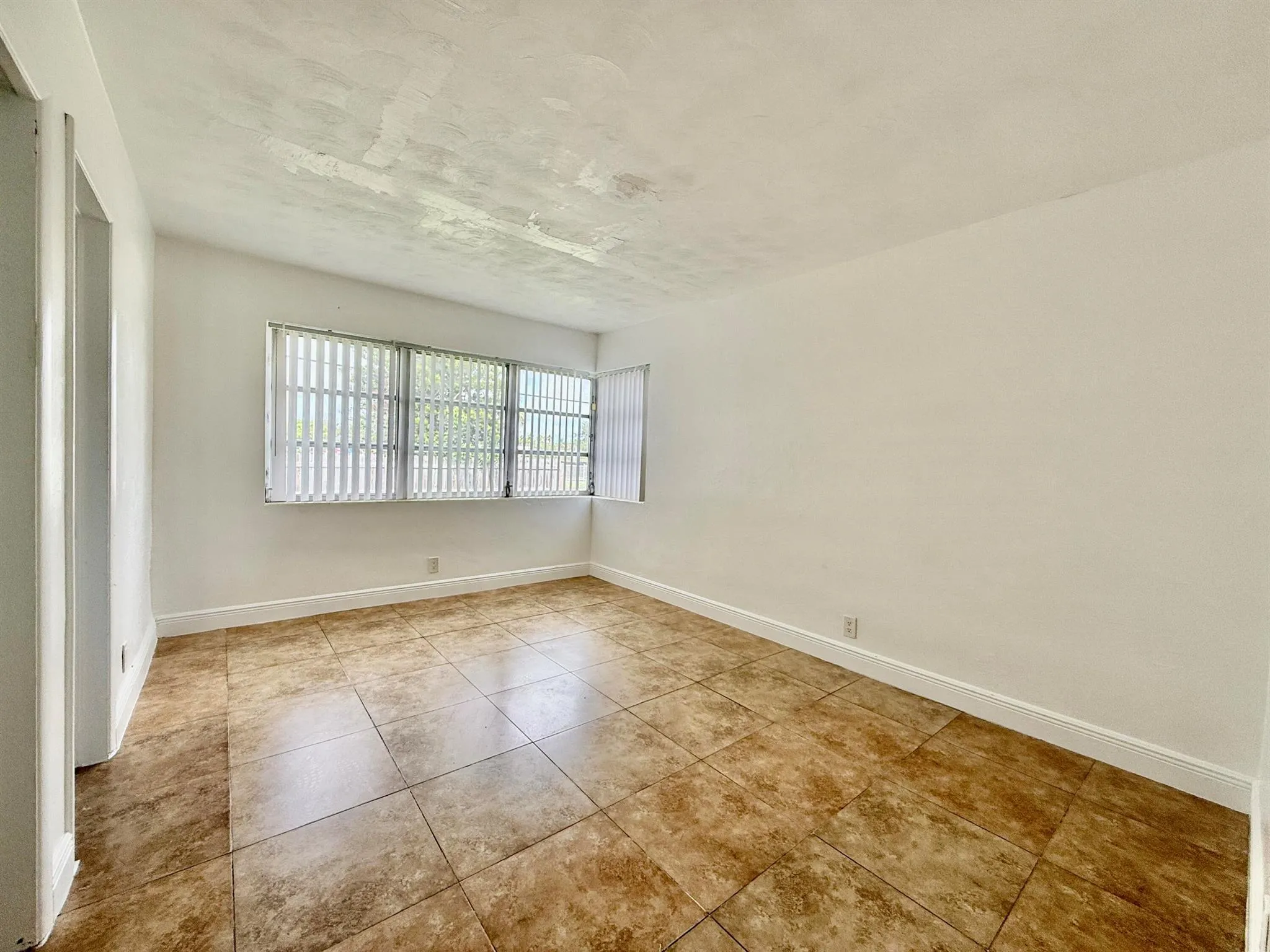 355 NW 8th Avenue