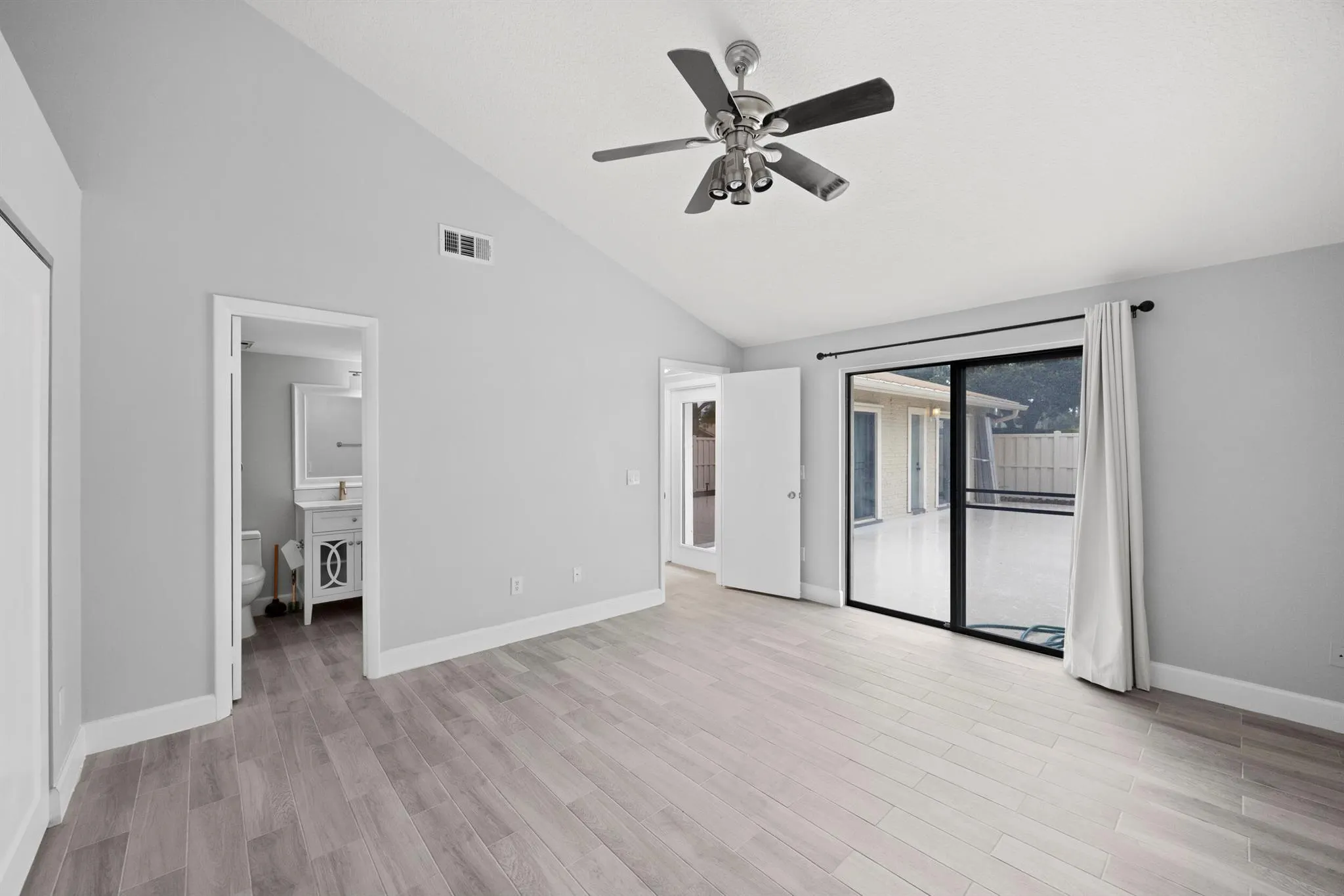 5518 Golden Eagle Circle