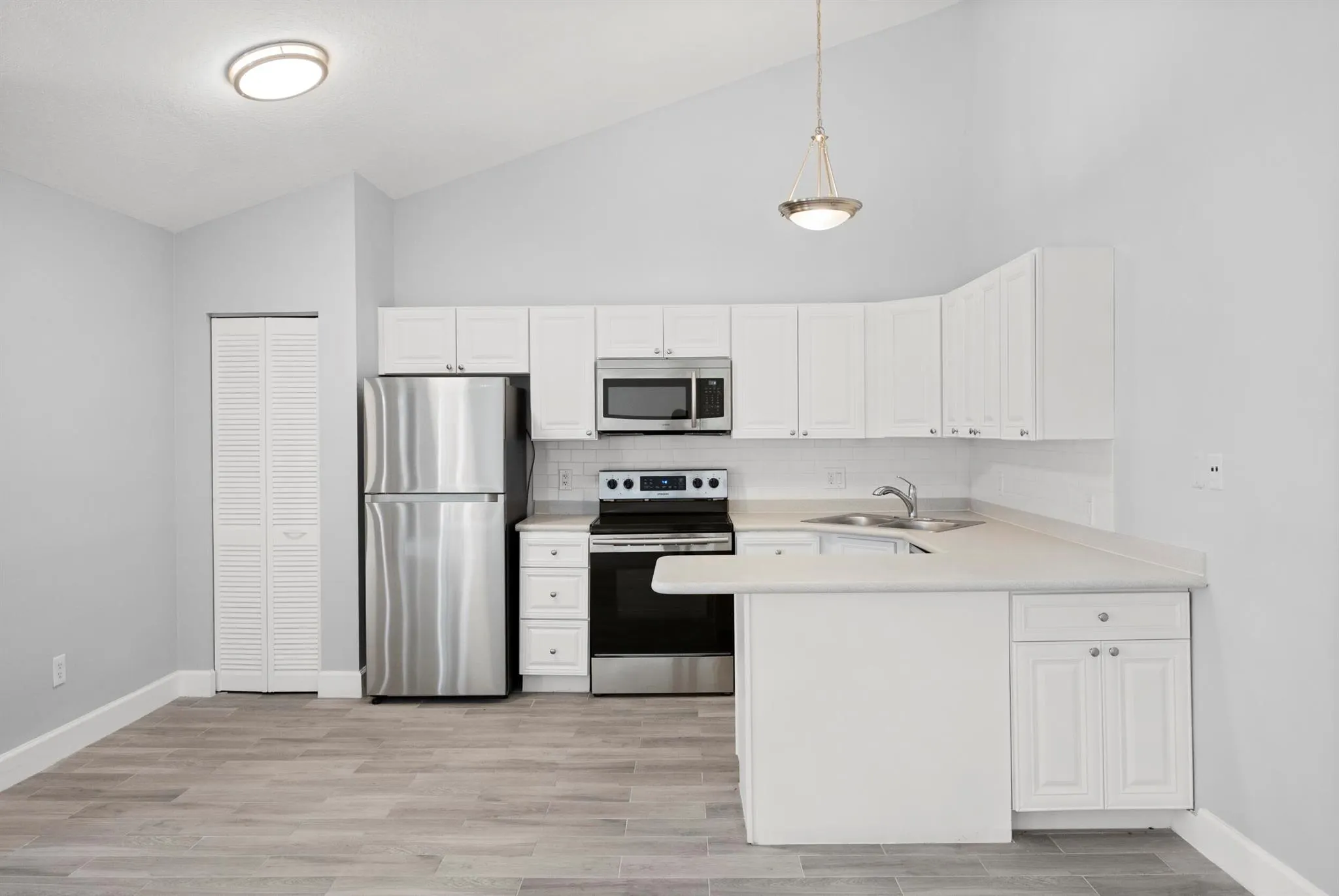 5518 Golden Eagle Circle