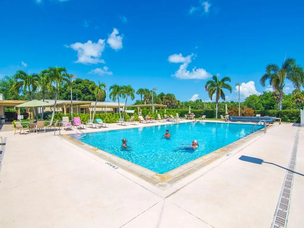 16 Vista Gardens Trail, #105