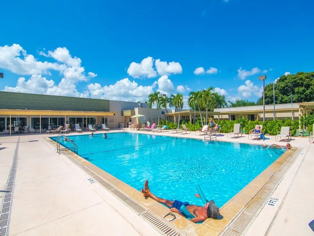 16 Vista Gardens Trail, #105