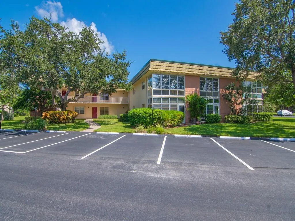 16 Vista Gardens Trail, #105