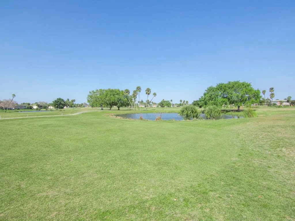 16 Vista Gardens Trail, #105