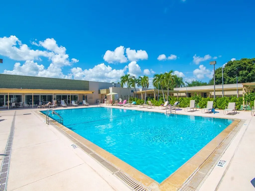 16 Vista Gardens Trail, #105