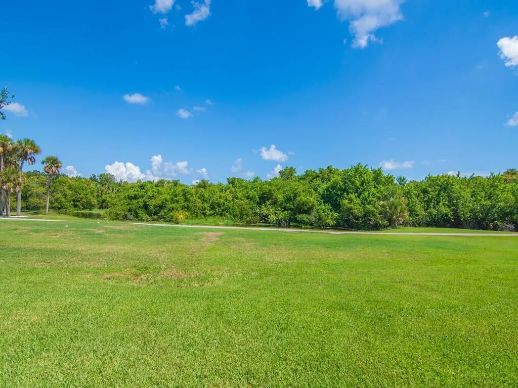 16 Vista Gardens Trail, #105