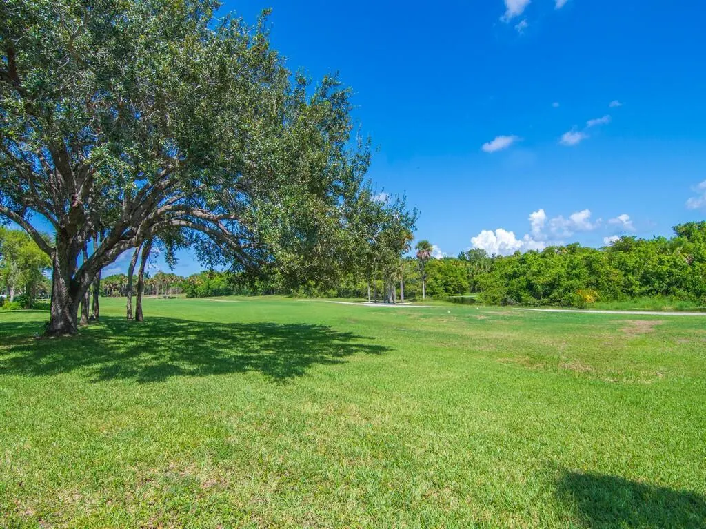 16 Vista Gardens Trail, #105