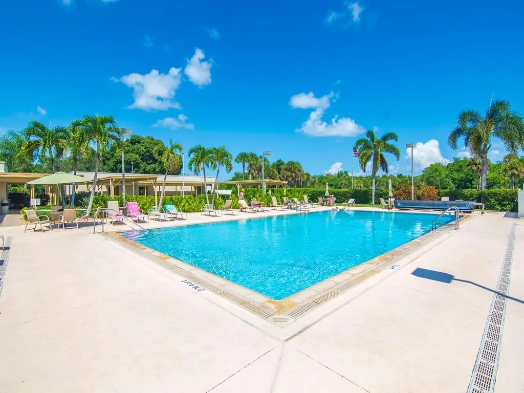 16 Vista Gardens Trail, #105