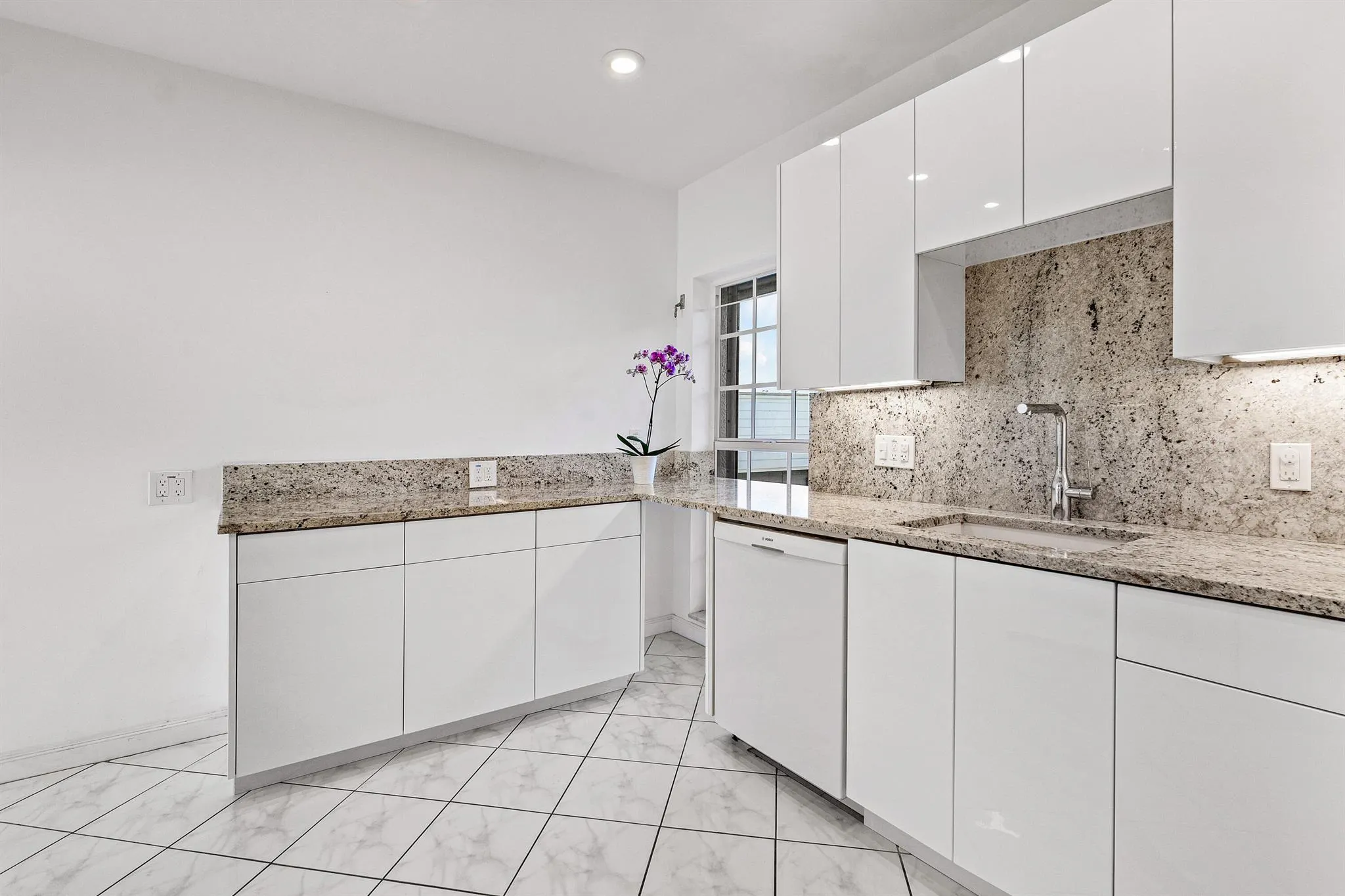 2165 Ibis Isle Road, #6