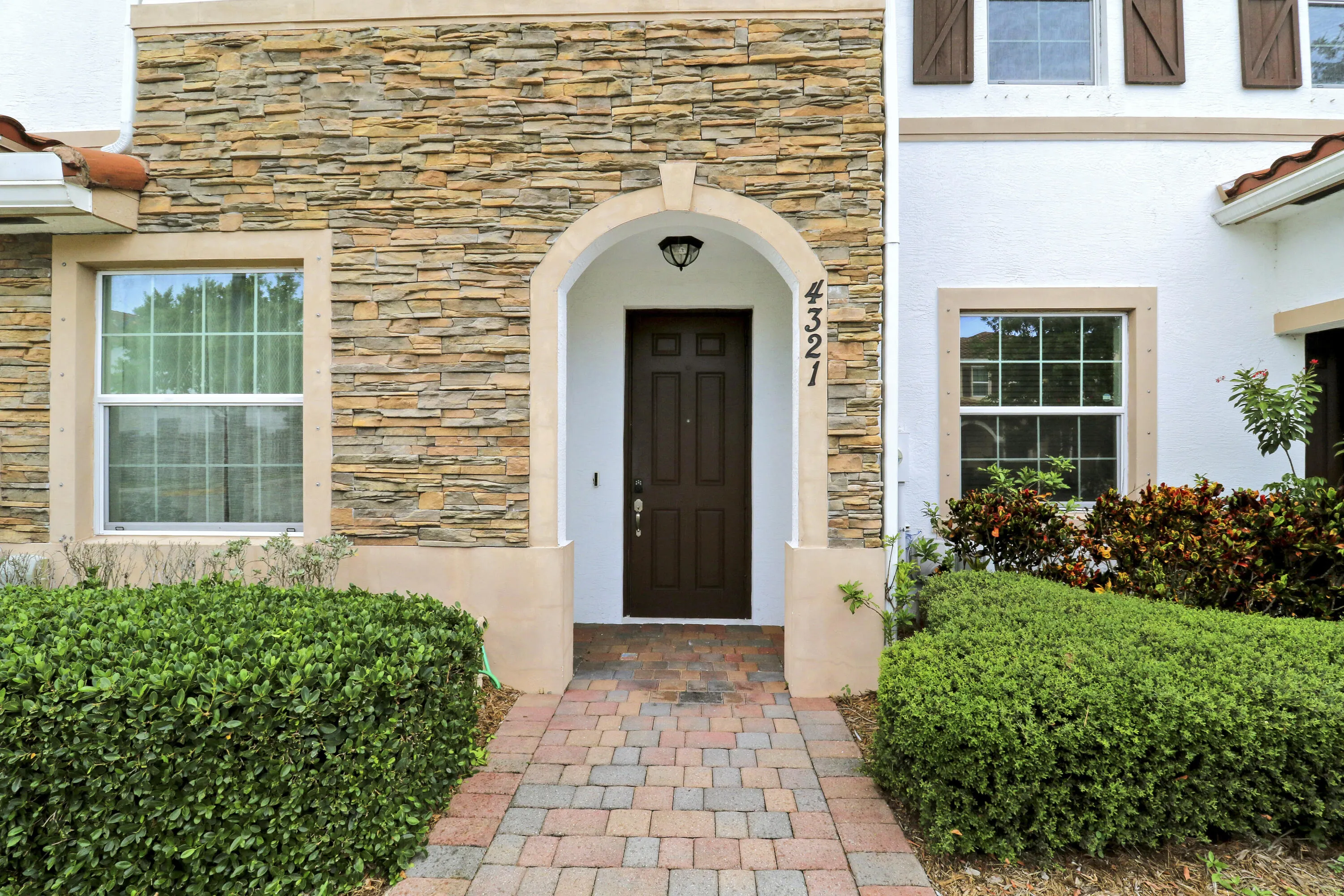 4321 Maybelle Lane