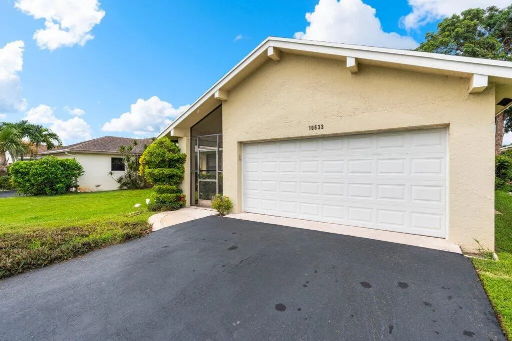 10633 Greenbriar Court