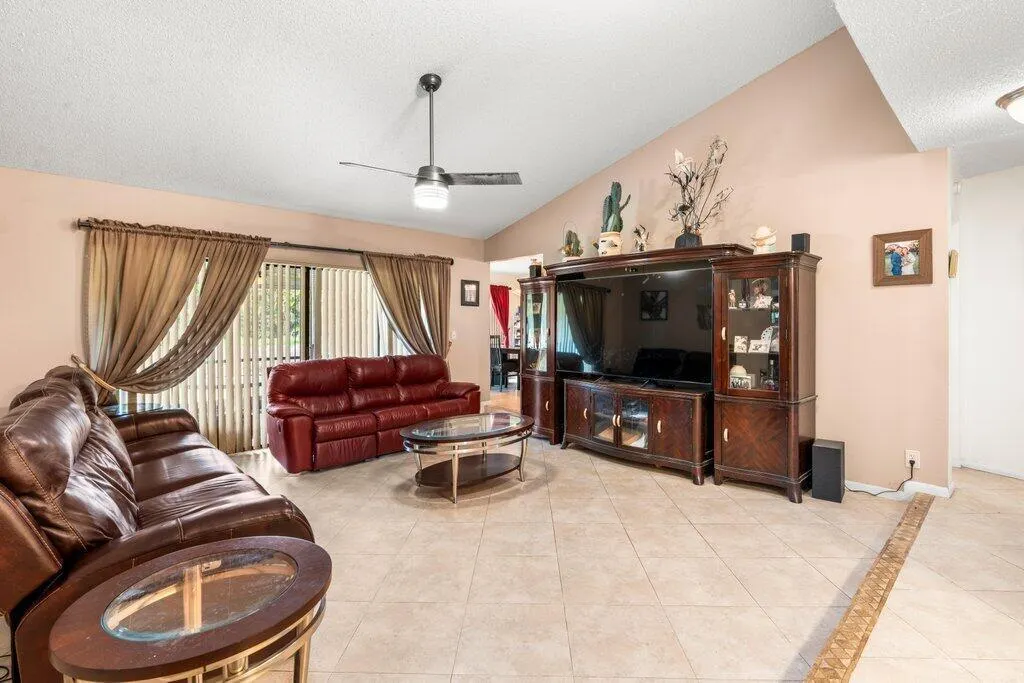 10633 Greenbriar Court