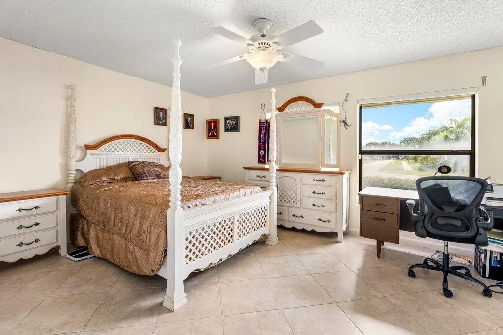 10633 Greenbriar Court