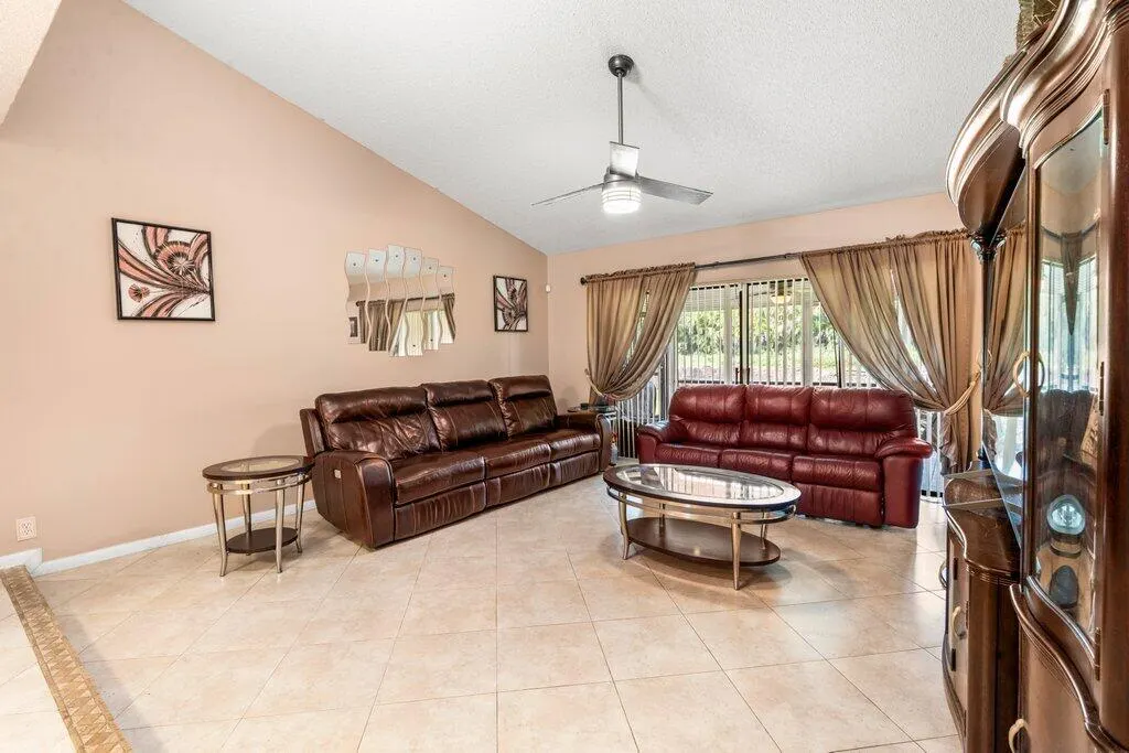 10633 Greenbriar Court