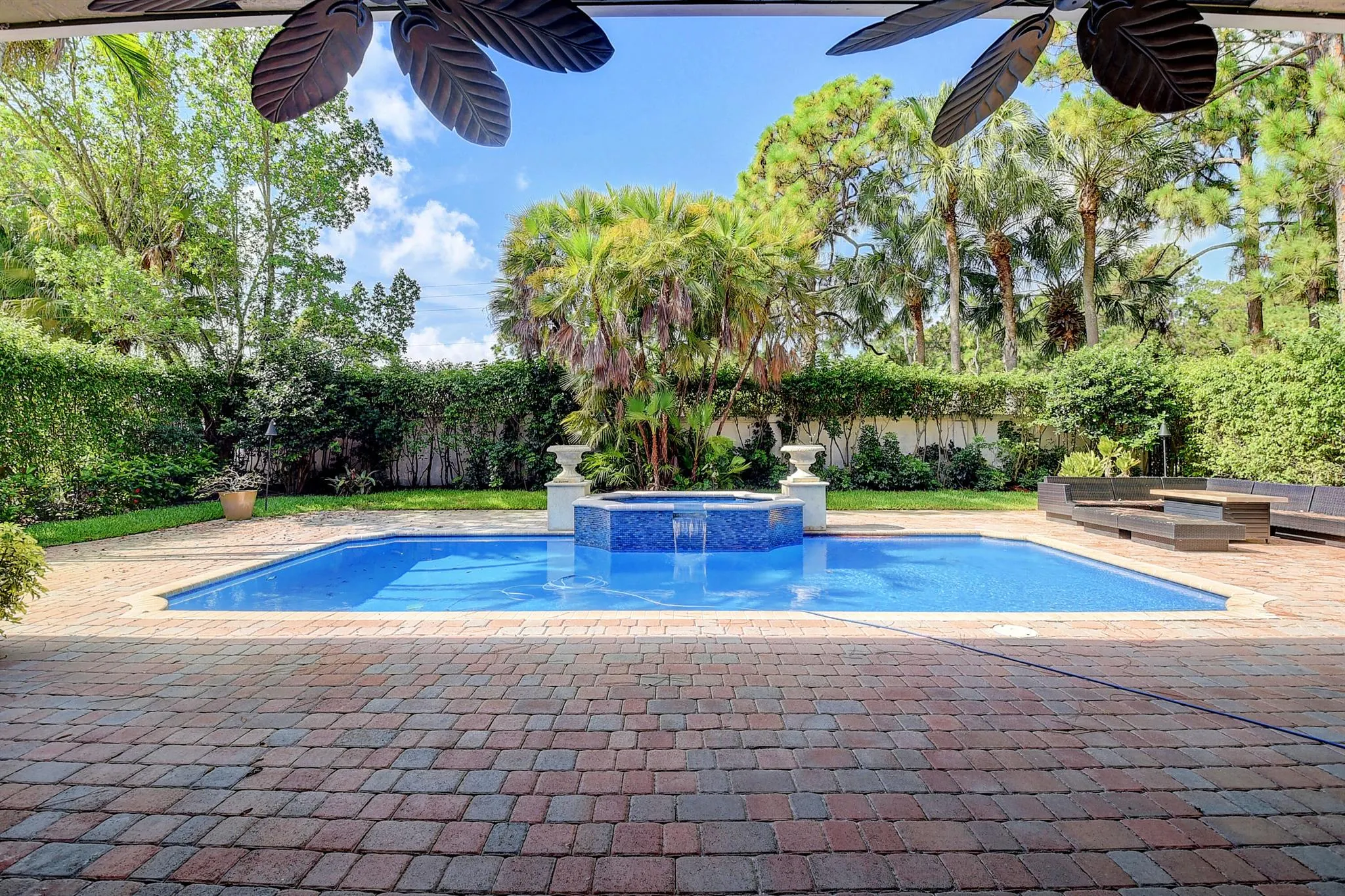 6711 Royal Orchid Circle