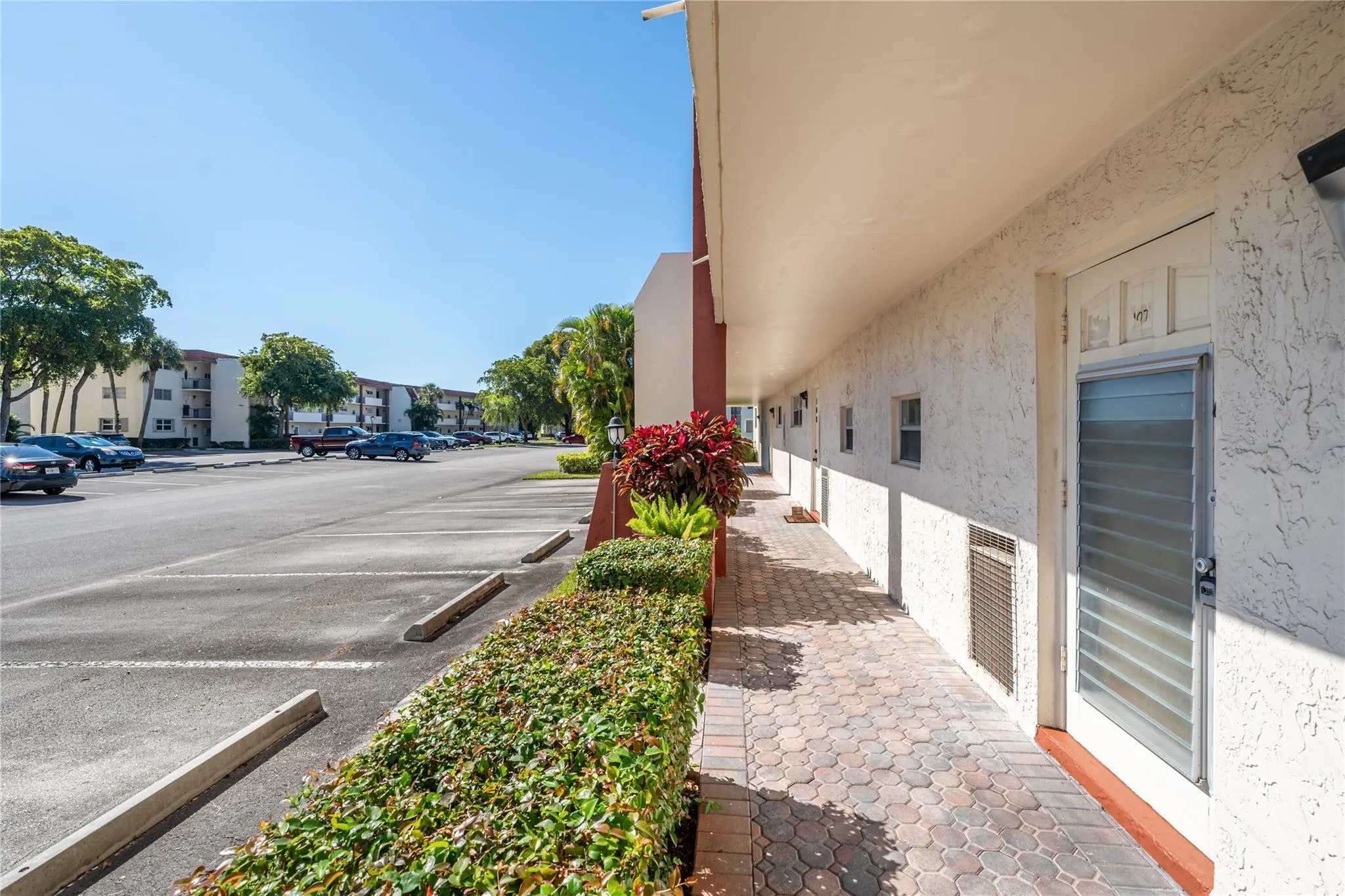 9523 S Hollybrook Lake Drive, #107