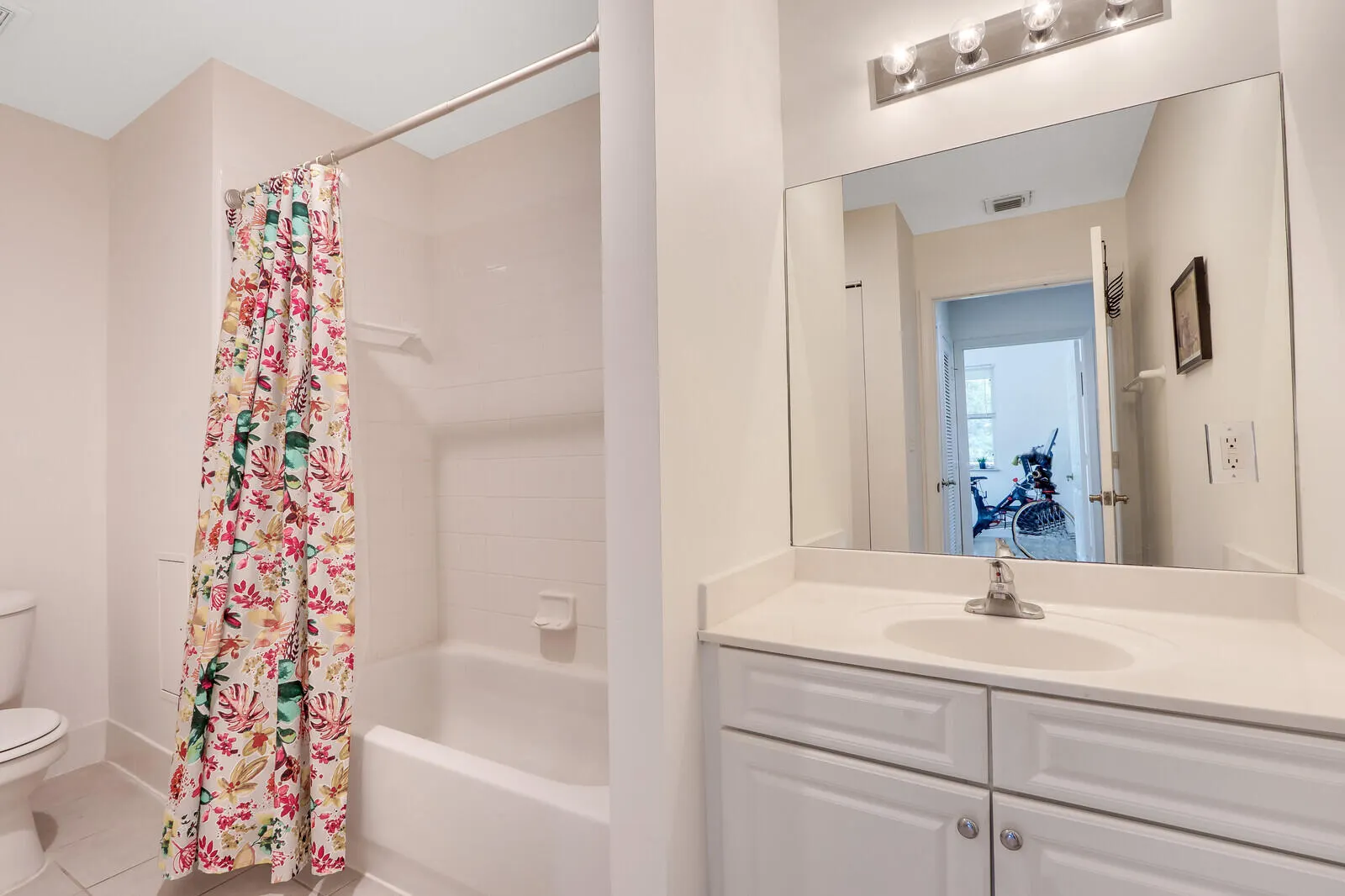 1155 Main Street, #216