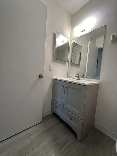 1846 Abbey Road, #204