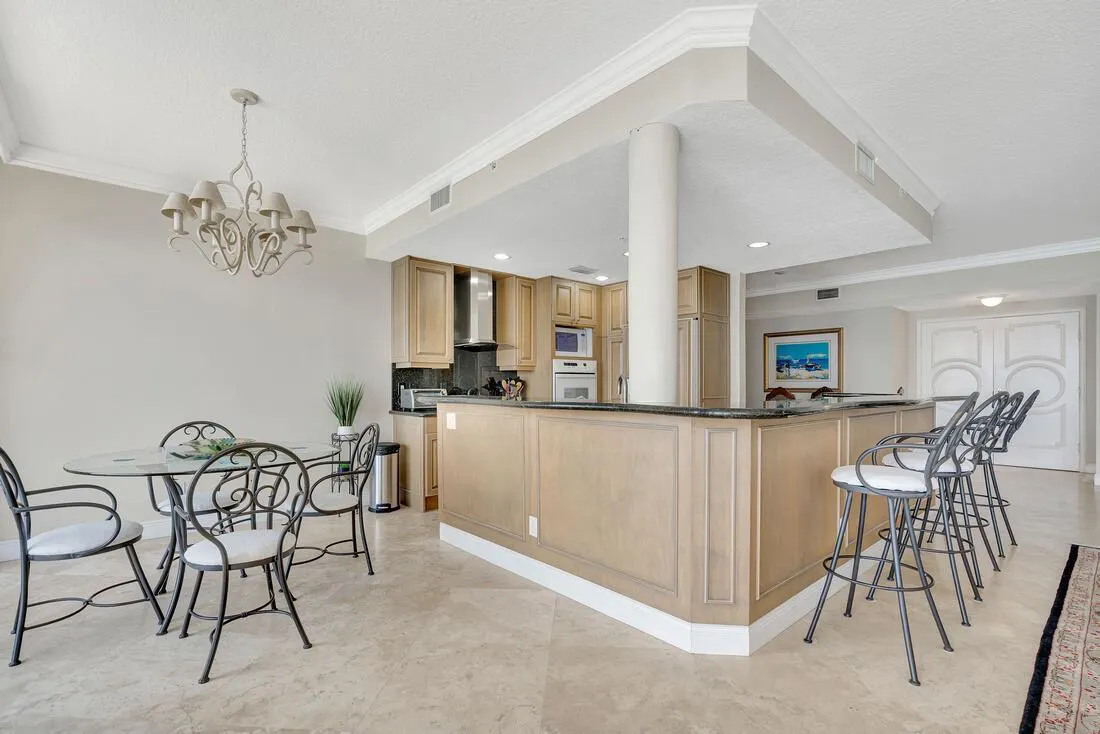 700 Ocean Royale Way, #Ph 3