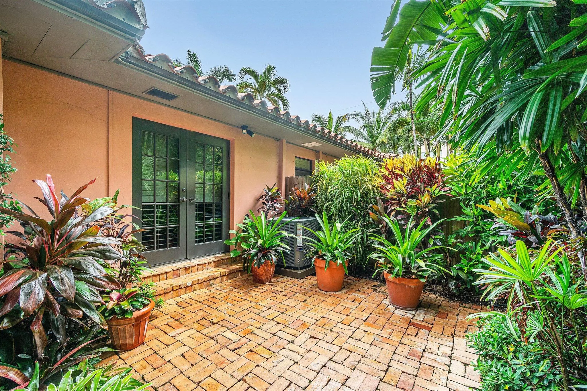 226 Chilean Avenue, #1&2