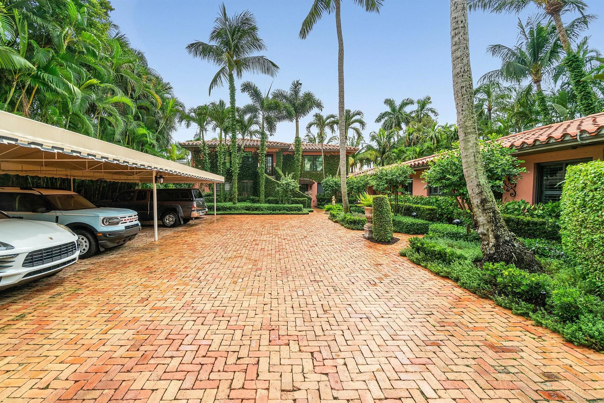 226 Chilean Avenue, #1&2
