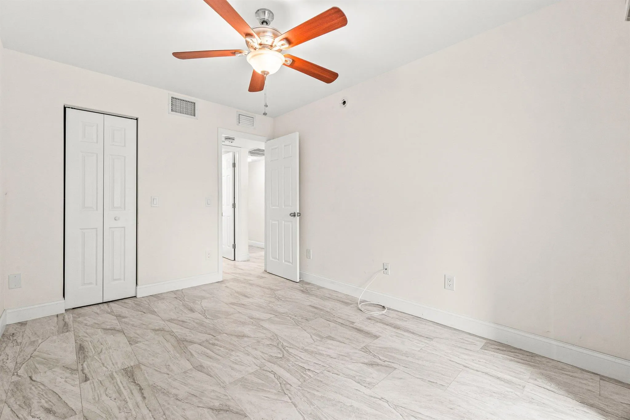 239 Ventnor Q