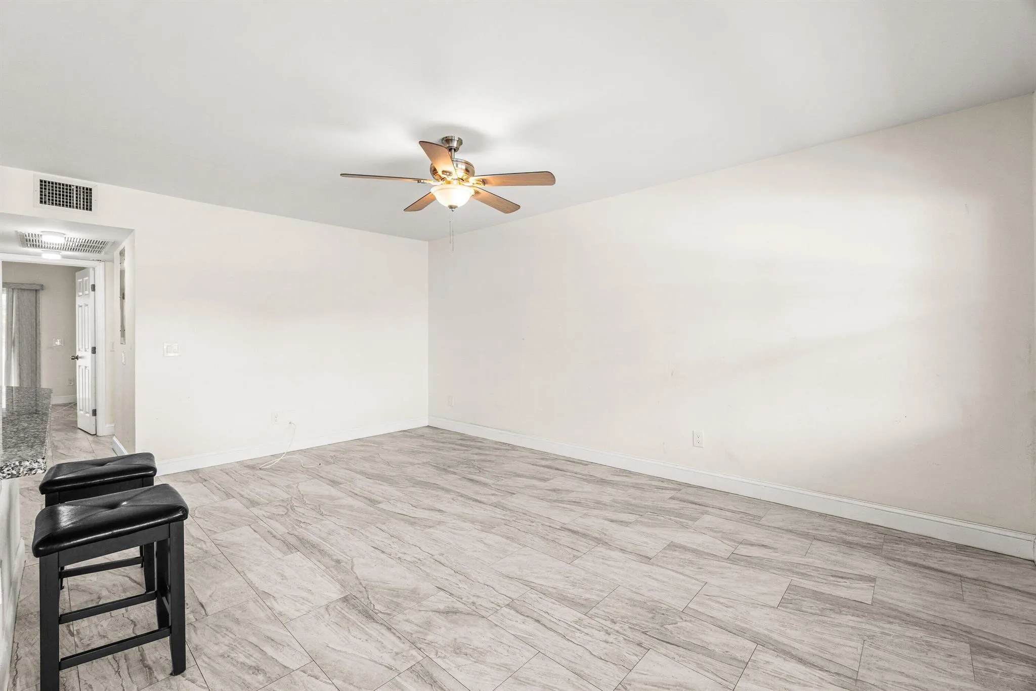 239 Ventnor Q
