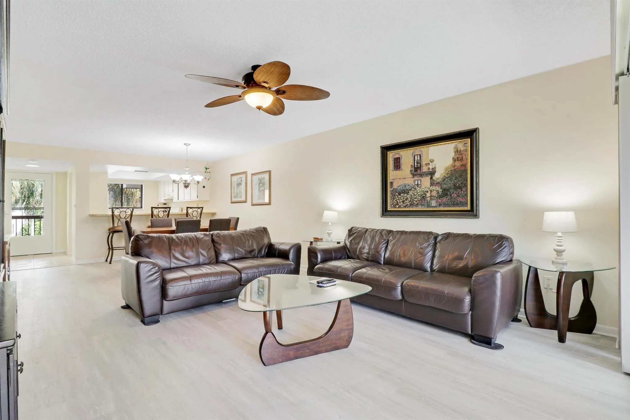 1600 NE Dixie Highway, #10-203
