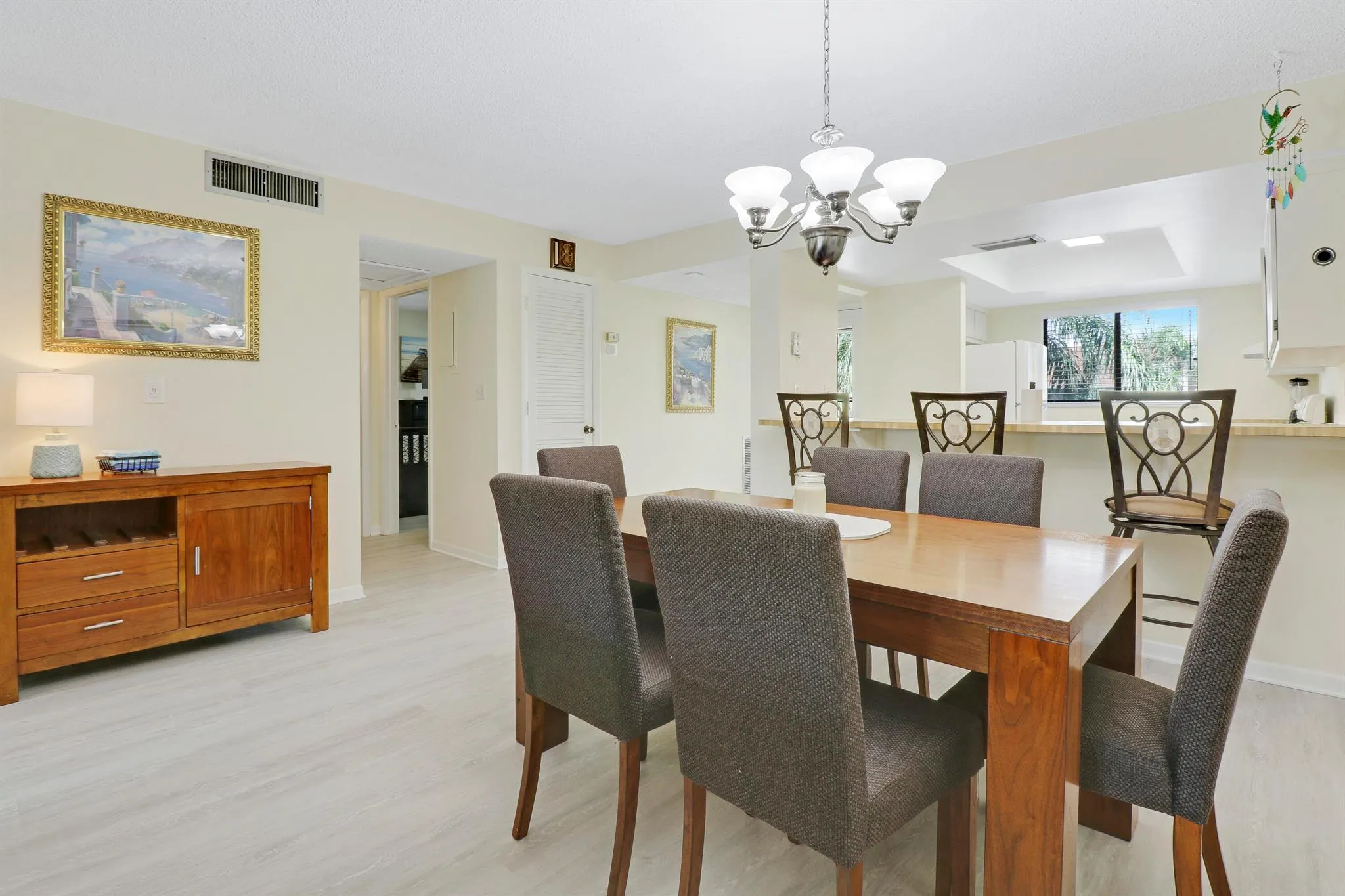 1600 NE Dixie Highway, #10-203