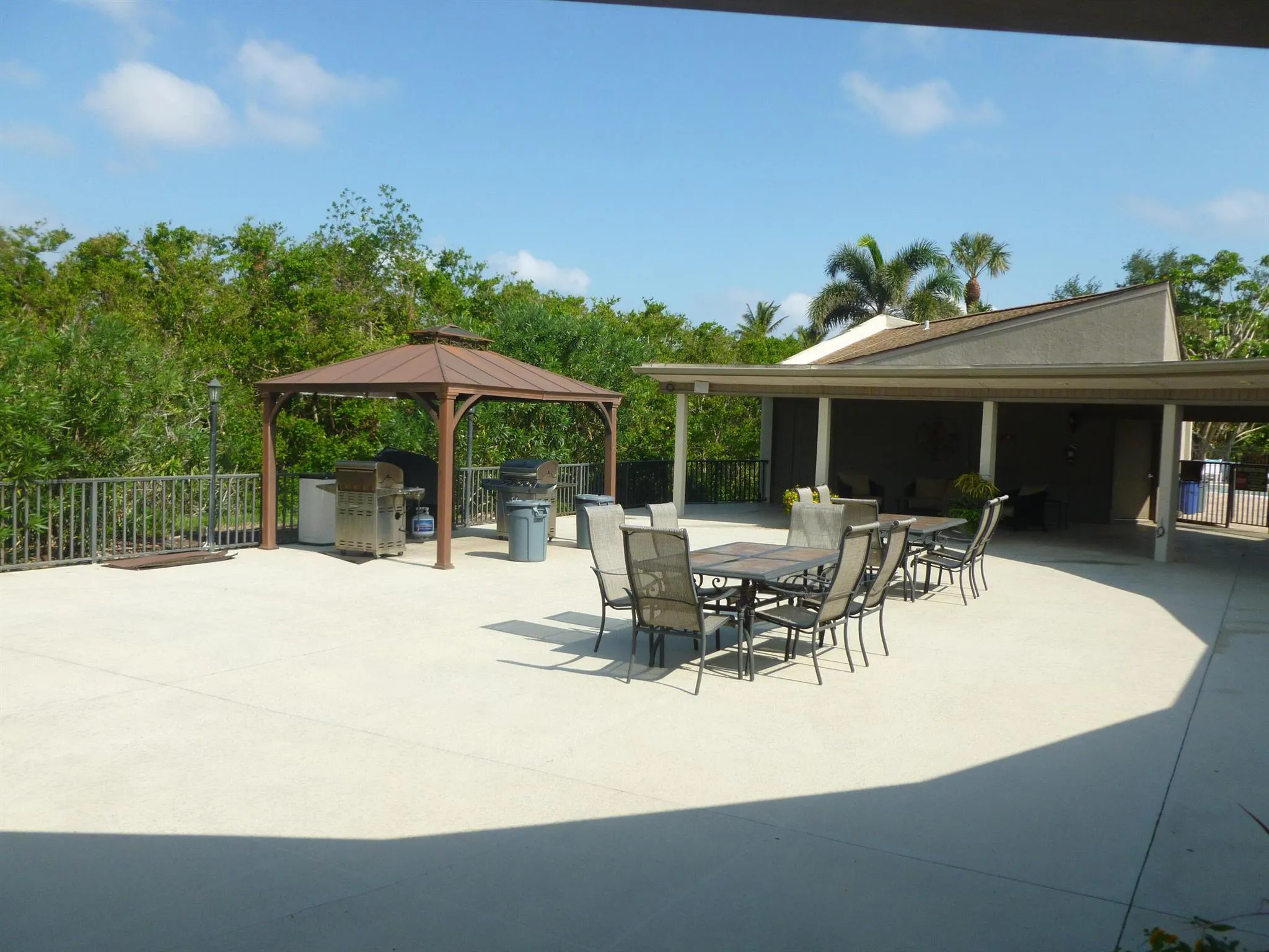 1600 NE Dixie Highway, #10-203
