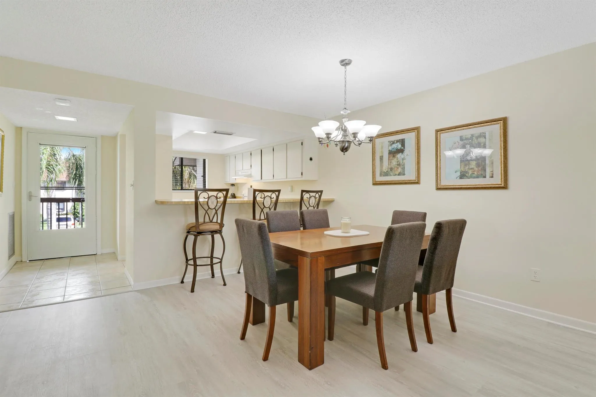 1600 NE Dixie Highway, #10-203