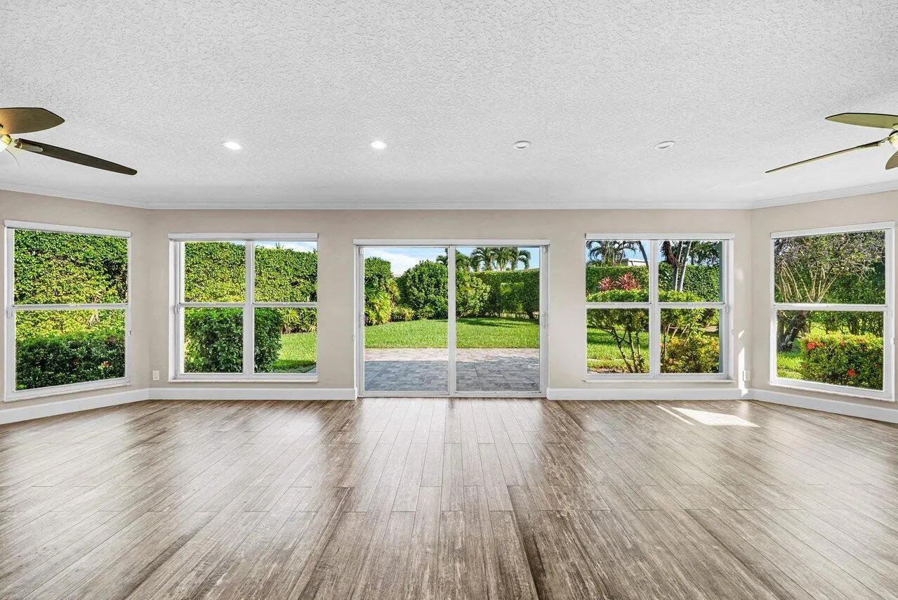 401 French Royale Circle