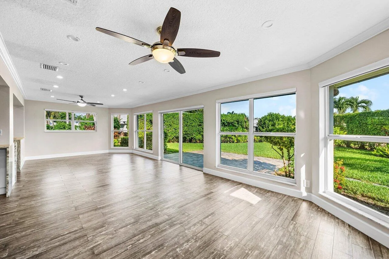 401 French Royale Circle