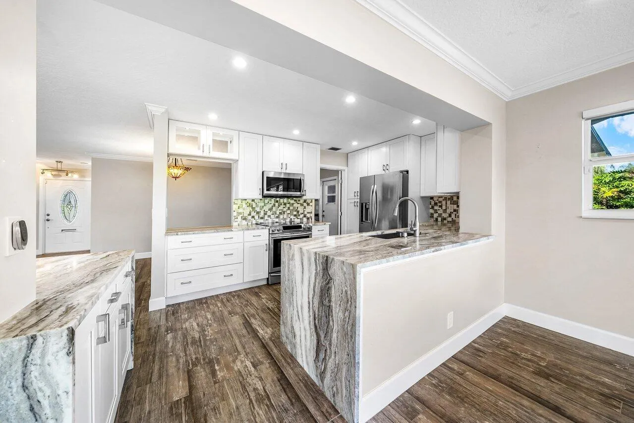 401 French Royale Circle