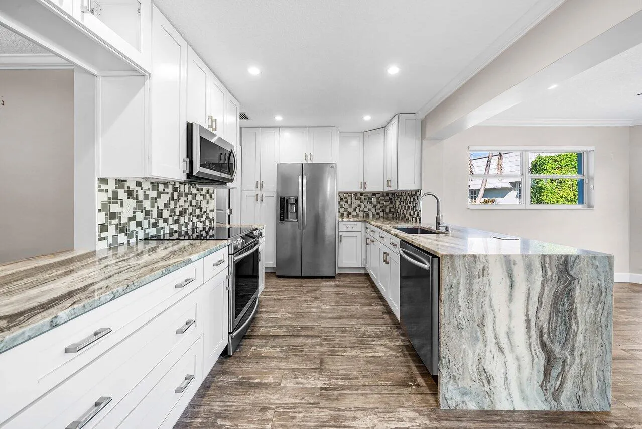 401 French Royale Circle