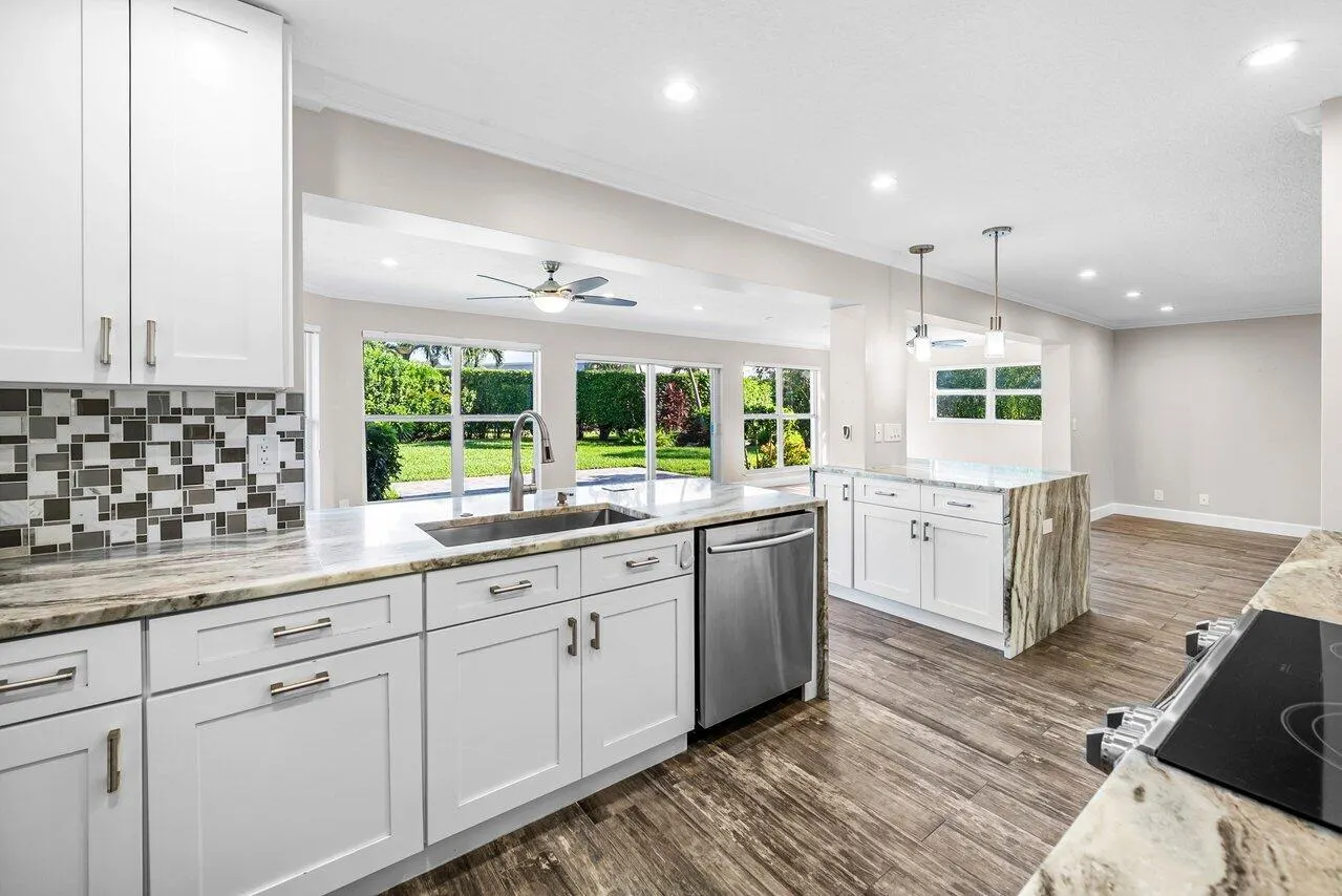 401 French Royale Circle