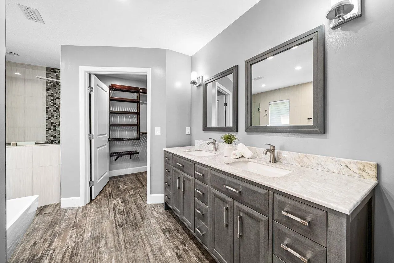 401 French Royale Circle