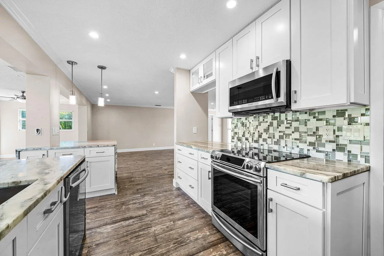 401 French Royale Circle
