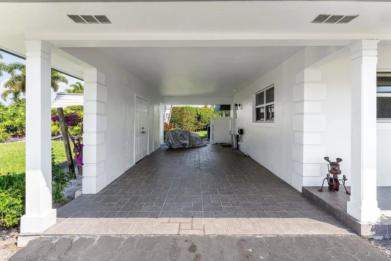 401 French Royale Circle
