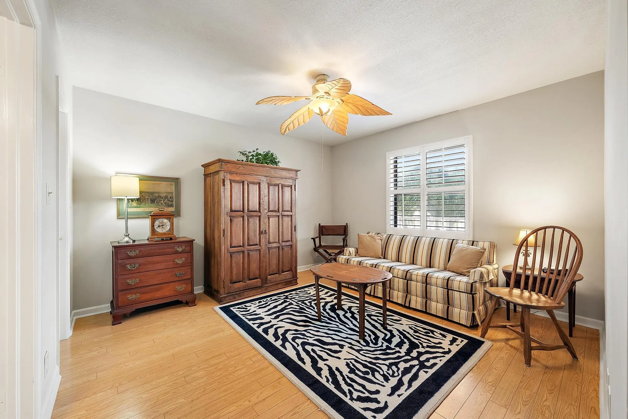 300 N A1a, #201i