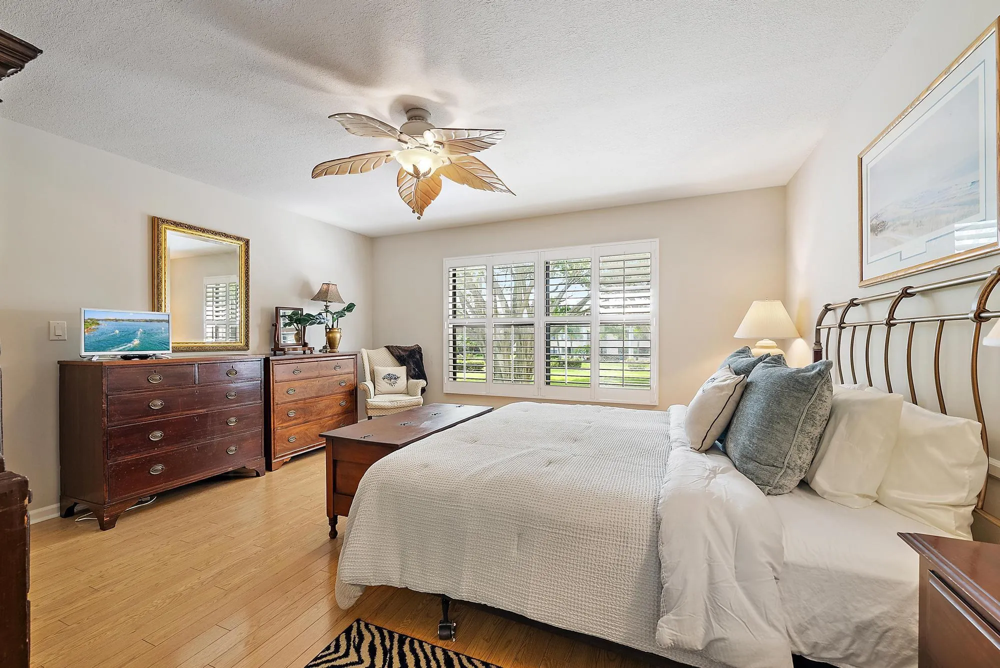 300 N A1a, #201i
