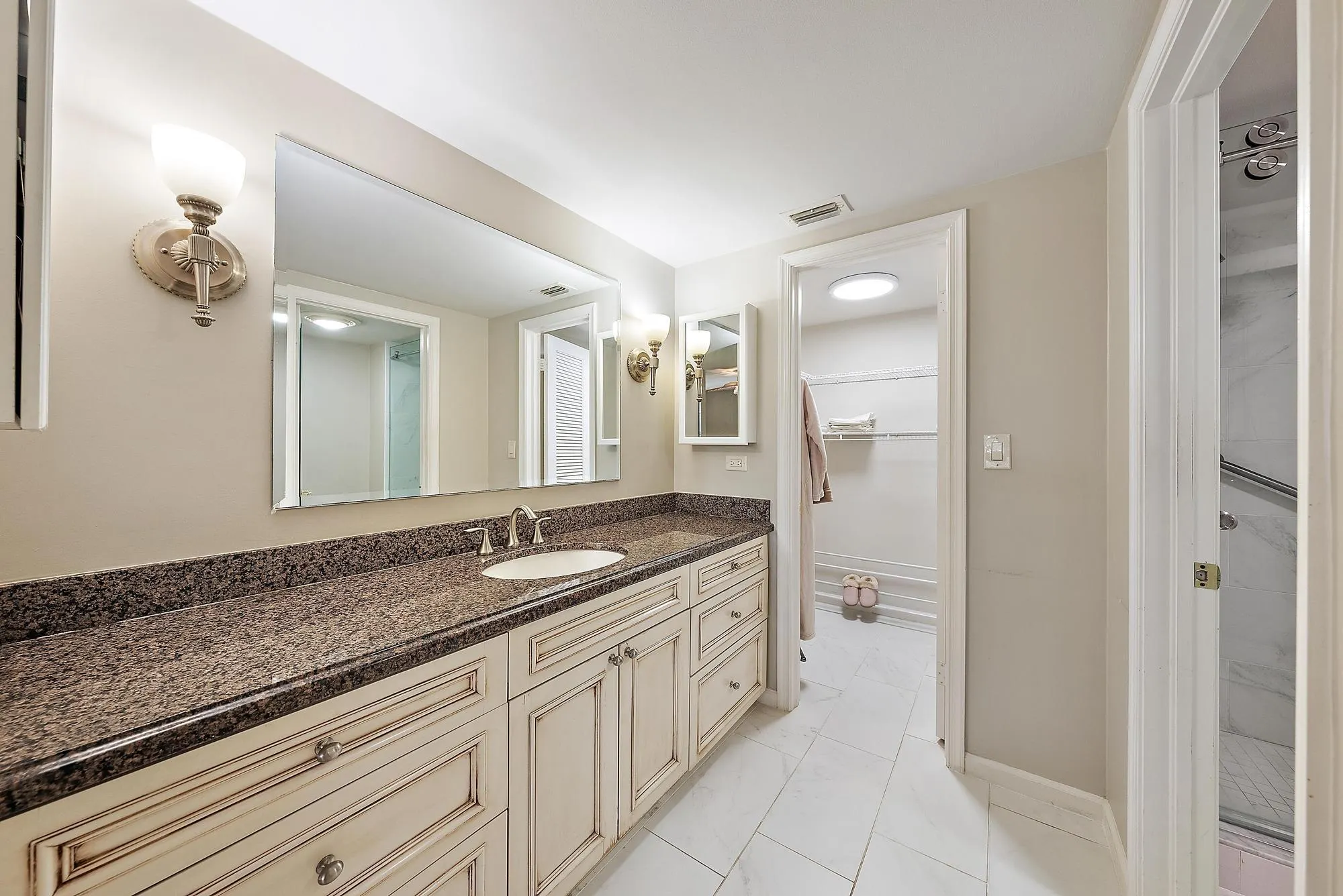 300 N A1a, #201i