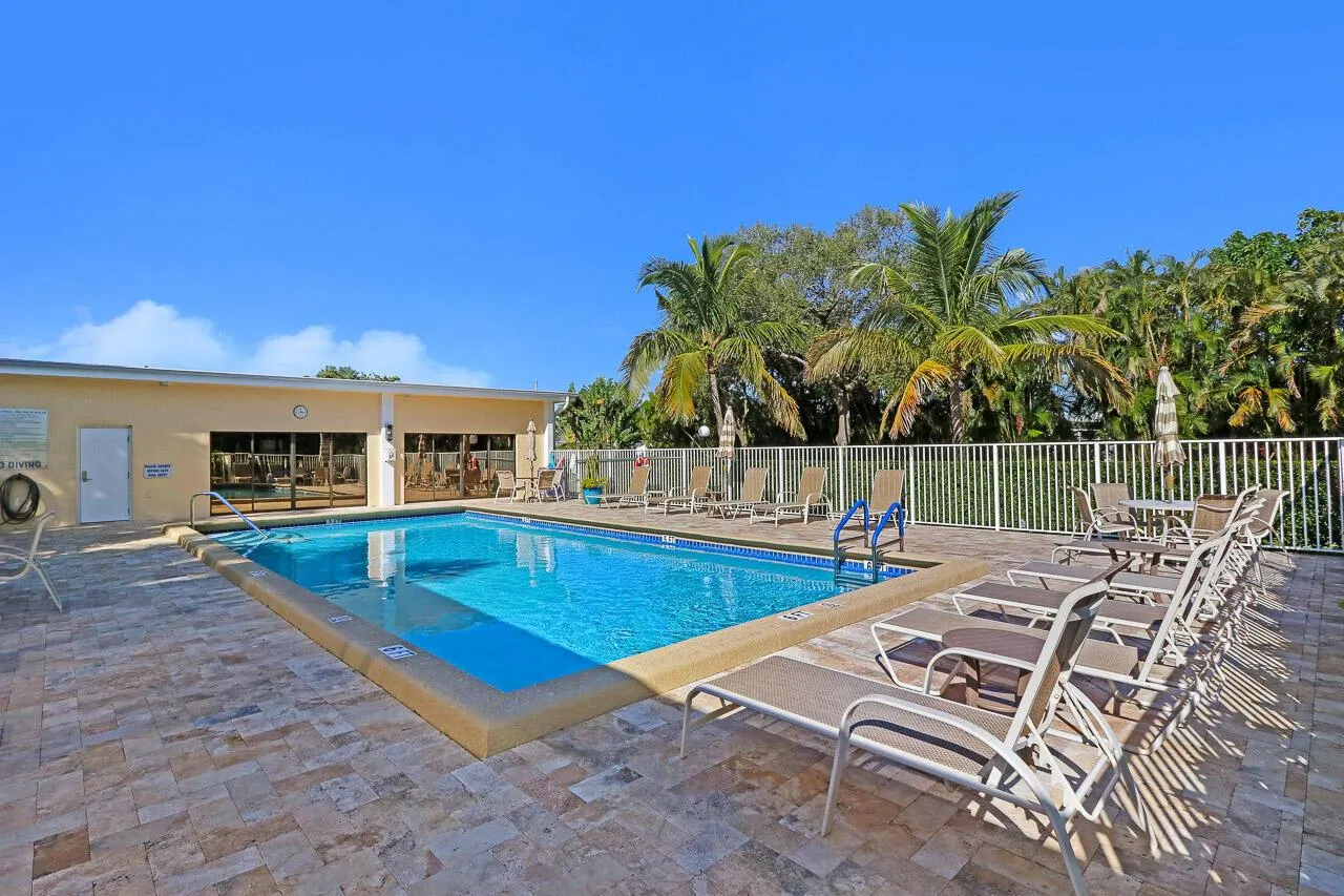 300 N A1a, #201i