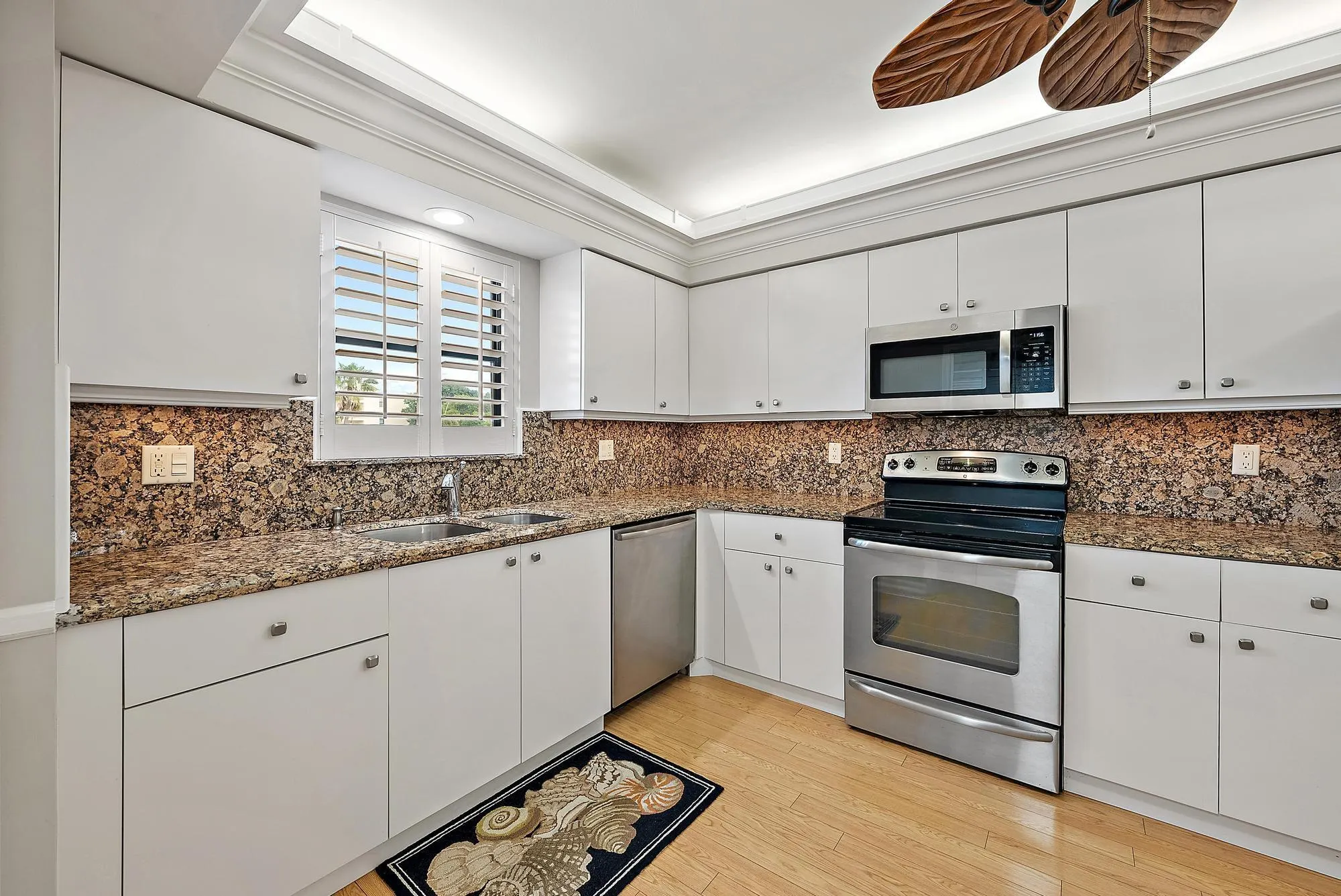 300 N A1a, #201i