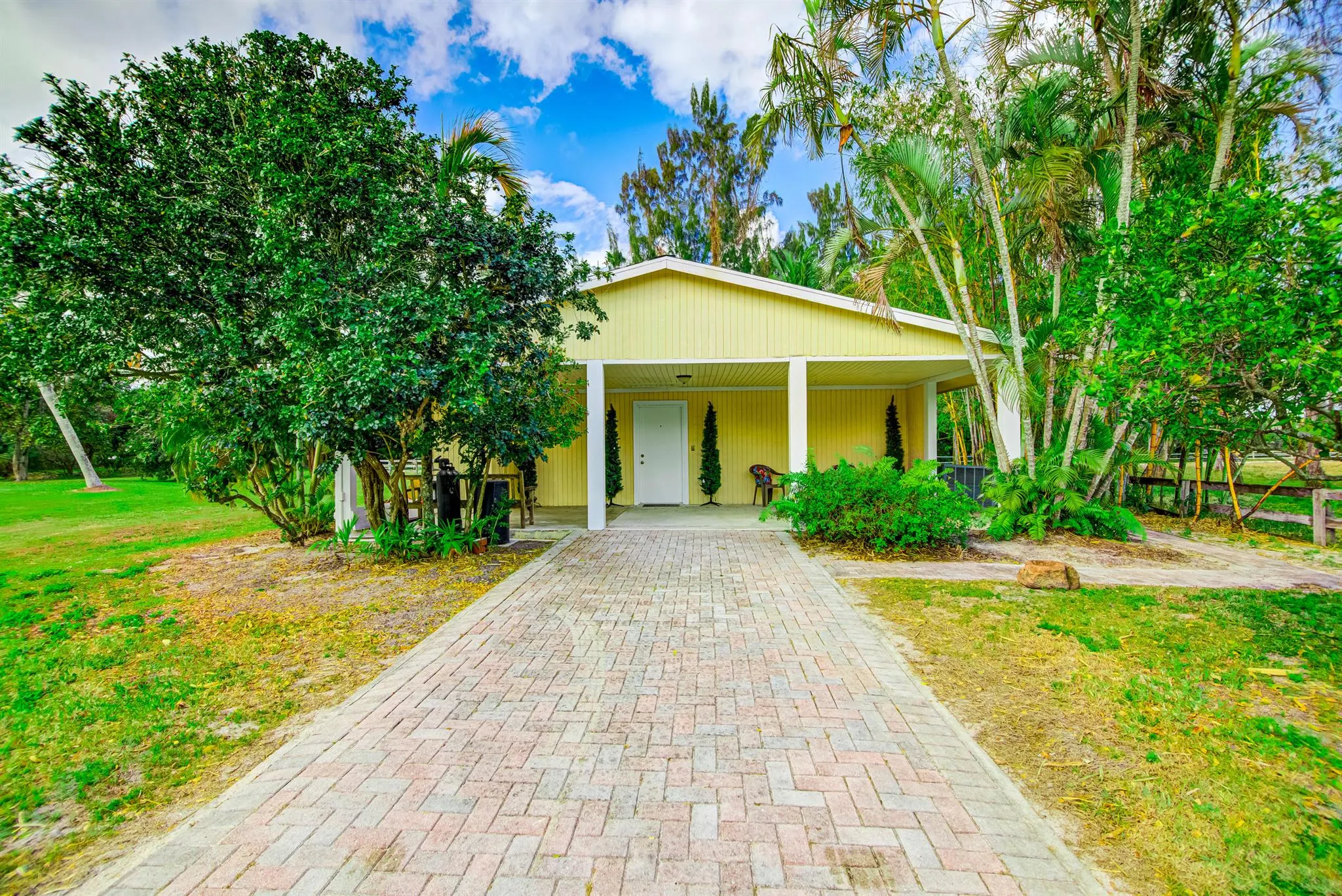 8990 Willow Sound Drive W