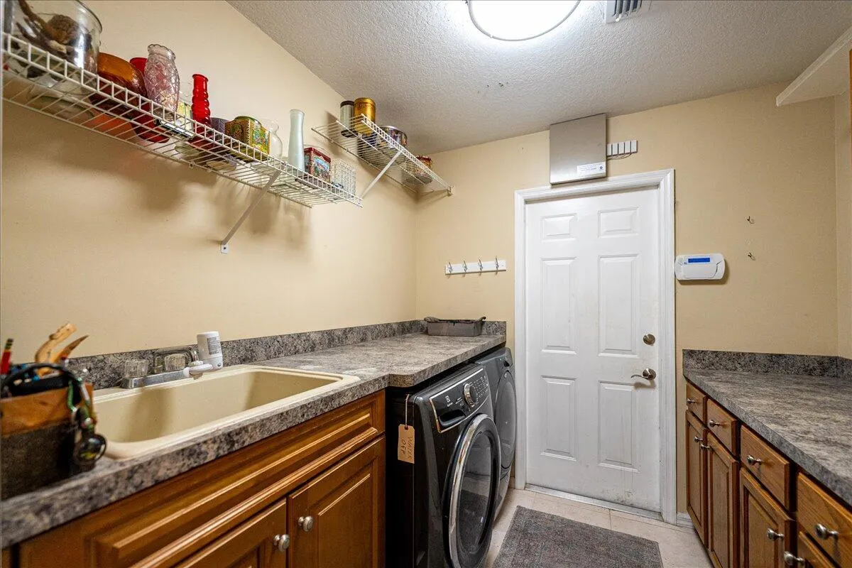 109 39th Drive