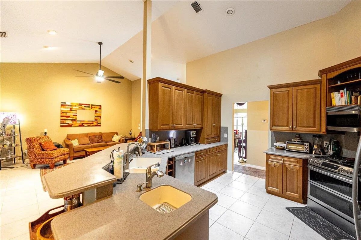 109 39th Drive